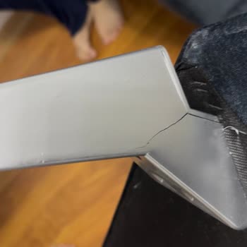 Aldığım Koltuk Takımı Daha İlk Günden Kırık Çıktı, Çözüm Bekliyorum!