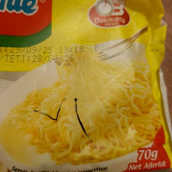 Hazır Noodle Paketinde Plastiğe Benzer Yabancı Cisim Şoku!