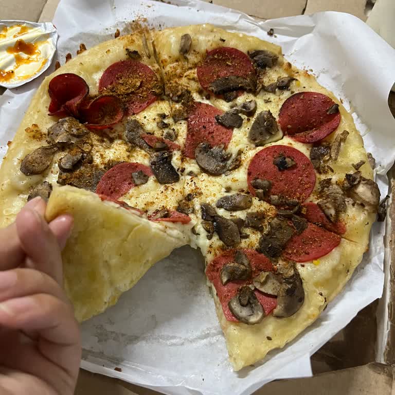 Her Siparişte Aynı Hayal Kırıklığı: Çiğ Ve Hamur Pizza Teslimatı