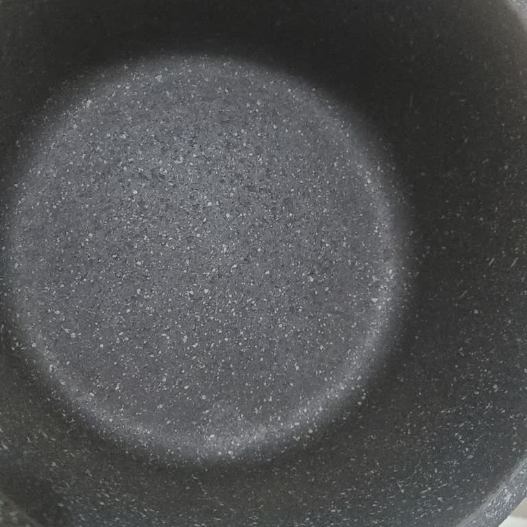 İlk Kullanımda Soyulan Tencere Sağlığımı Tehlikeye Attı