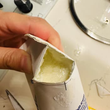 Son Kullanma Tarihi Geçerli Olmasına Rağmen Bozuk Krema Ürünü