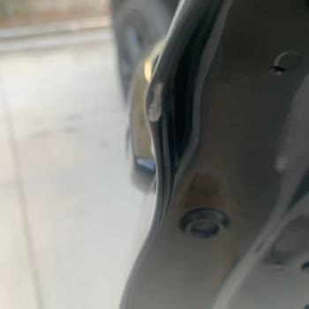 Opel Grandland X'te Garanti Süresi Dolmadan Başlayan Boya Dökülmesi Sorunu