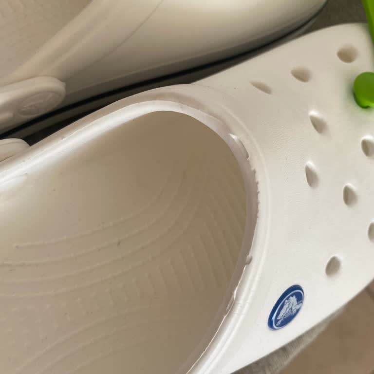 Sanal Çadır Sipariş Ettiğim Crocs Terlikler Kalitesiz Çıktı