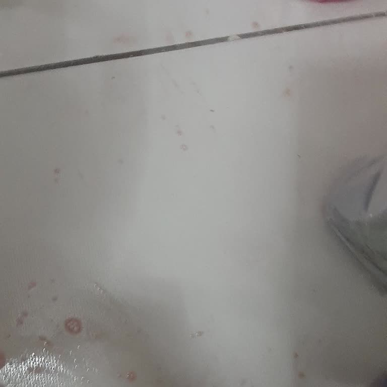 Yanlış Paketleme Nedeniyle Cif Zemin Temizleyici Kargoda Sızdı Ve Eve Akıntı Yaptı