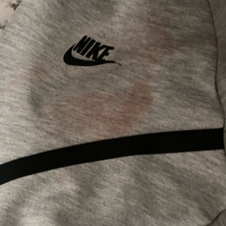 Aldığım Hırkanın Logosunda Ve Renginde Kısa Sürede Sorun Yaşadım, Ürün Değişimi Talep Ediyorum