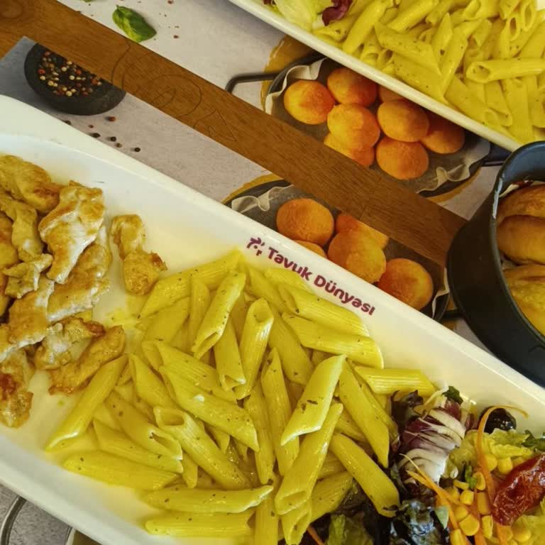 Soğuk Yemek Ve Yemeğin İçinden Kıl Çıkması Sonrası İlgisiz Tavırla Karşılaşmak