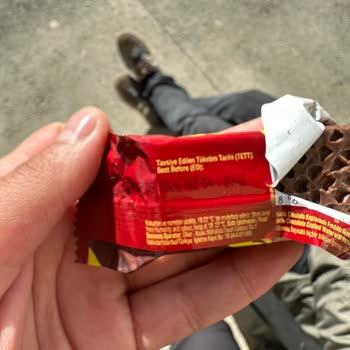 Aldığım Çikolatalı Gofrette Hijyen Sorunu Ve İlgisiz Müşteri Hizmetleri