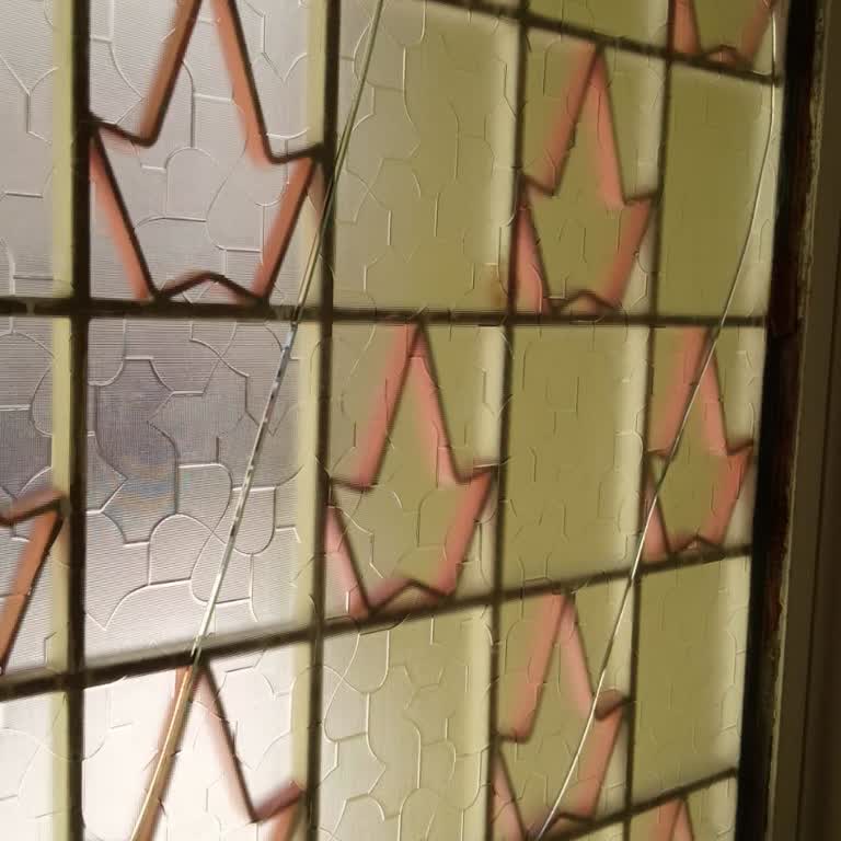 Kurye Kapıyı Omuzlayınca Cam Kırıldı, Migros'tan Acil Çözüm Bekliyorum