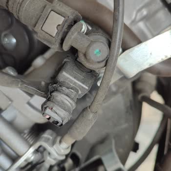 Sıfır Motosiklette Vida Eksikliği Ve Bantlı Soket Sorunu