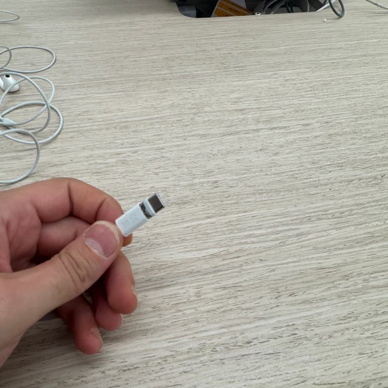 Garanti Kapsamında Kulaklık Değişimi Reddi Ve Mağaza İlgisizliği