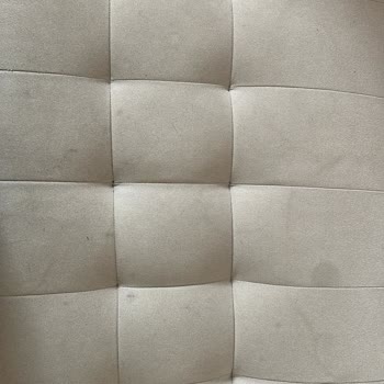 Normod Koltuklarda Kısa Sürede Oluşan Lekeler Ve Yetersiz Çözüm