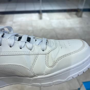 Dört Kez Giyilen Puma Ayakkabının Kısa Sürede Yırtılması Ve FLO’nun Çözüm Sunmaması