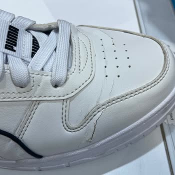 Dört Kez Giyilen Puma Ayakkabının Kısa Sürede Yırtılması Ve FLO’nun Çözüm Sunmaması