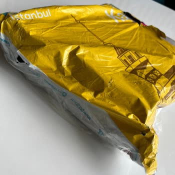 PTT Kargo İle Kitaplarım Ezilmiş Ve Paketi Yırtık Halde Teslim Edildi