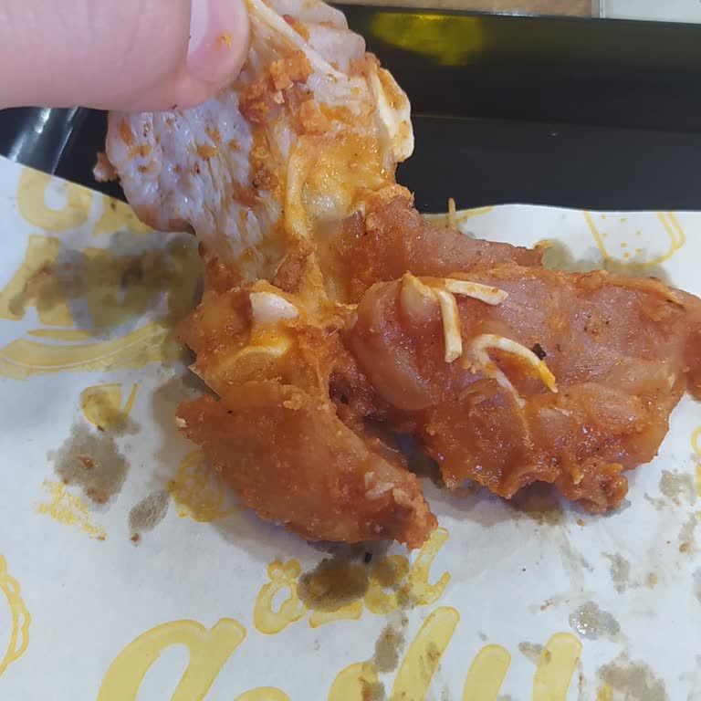 Dönerin İçinden Çiğ Tavuk Parçası Çıktı, Şok Oldum