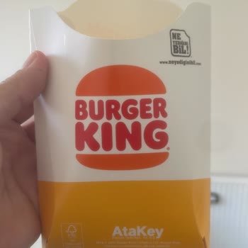 Burgerin İçinden Kurtçuk Çıkması Ve Hijyen Endişesi
