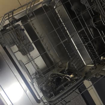 Arçelik Bulaşık Makinesi Sepetleri Kısa Sürede Paslandı