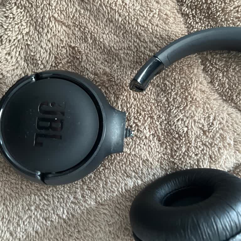 Kısa Sürede Kopan JBL Kulaklık İçin Tamir Veya İade Talebi