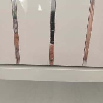 Teslim Edilmeyen Sandalyeler Ve Hasarlı Konsol İçin Çözüm Bekliyorum