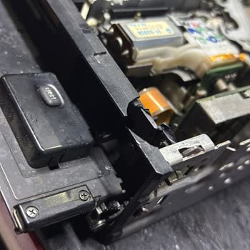 PTT Kargo İle Gönderdiğim Oto Teyp Paramparça Ulaştı Çalışanlar Daha Dikkatli Olmalı