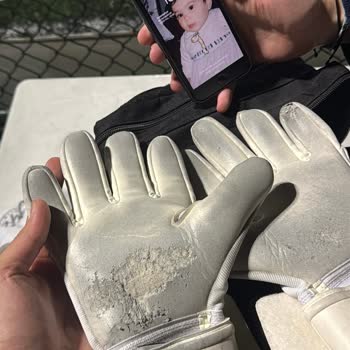 İlk Kullanımda Deforme Olan Kaleci Eldiveni İçin Para İadesi Talebim