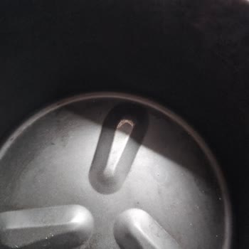 Airfryer'ın İç Haznesi Ve Sepeti Soyuluyor, Garanti Kapsamında Değişim Talebi