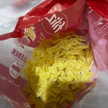 Kapalı Paket Makarna İçinde Canlı Böcek Şikayeti ve Hijyen Sorunu