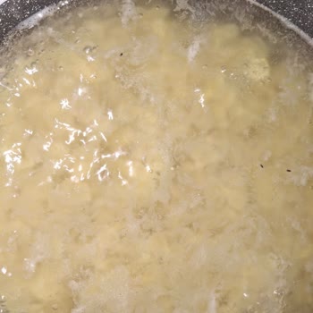 Kapalı Paket Makarna İçinde Canlı Böcek Şikayeti ve Hijyen Sorunu