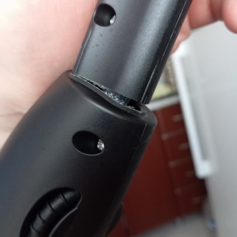 İlk Kullanımda Çatlayan Buhar Makinesi Başlığı Hayal Kırıklığı Yarattı