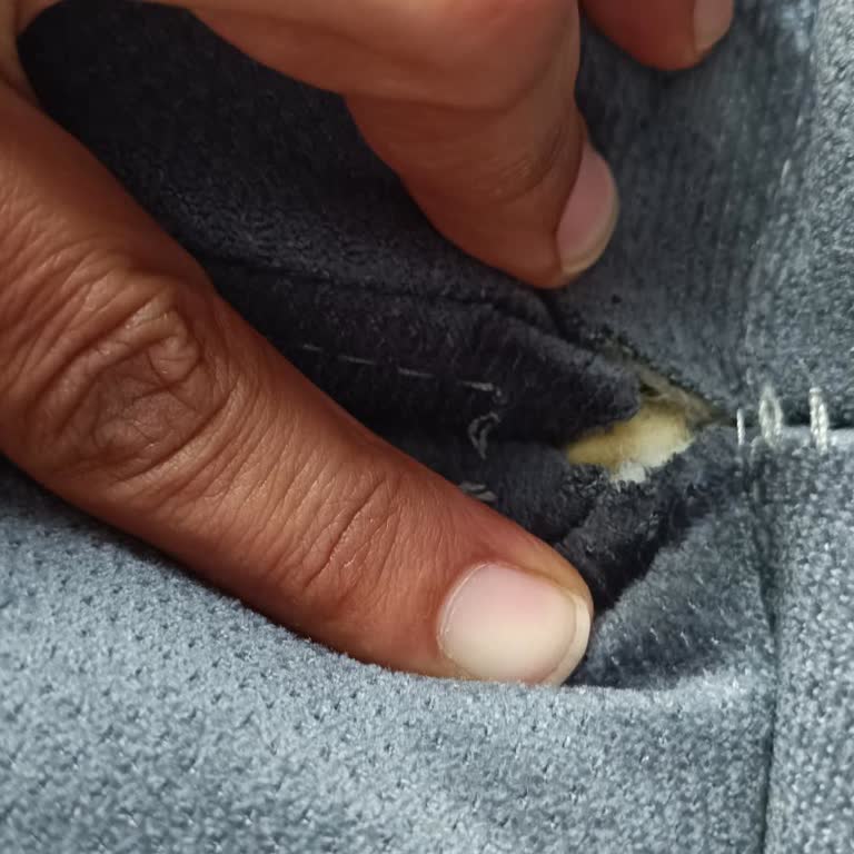 İstikbal Pera Koltukta Kumaş Ve Dikiş Sorunları: 1 Yıl Dolmadan Sürekli Servis Ve Değişim Talebi