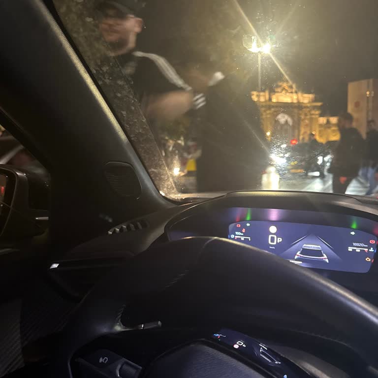 Trafikte Kiralık Araç Aniden Kitlendi Müşteri Hizmetlerine Ulaşılamadı