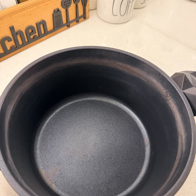 Karaca Bio Diamond Tencerede Kalıcı Lekeler Ve Yüzey Soyulması Sorunu