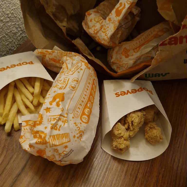 Popeyes Siparişim Eksik Ve Soğuk Geldi Müşteri Hizmetlerine Ulaşamıyorum