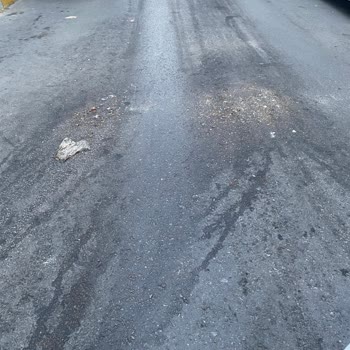 Çöp Toplama Aracı Nedeniyle Araçlarım Sürekli Kirleniyor Ve Mağdur Oluyorum