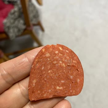 Aldığım Sucukta Plastik Parça Çıktı Markadan Dönüş Alamadım