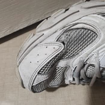 New Balance 530 Ayakkabıda File Kısmı Yırtılması Ve Garanti Sürecinde Çözüm Sunulmaması