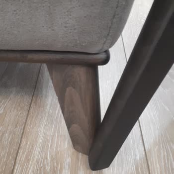 Seyran Koltuk Hasarlı, Eksik Ve Kusurlu Olarak Tarafımıza Ulaştı