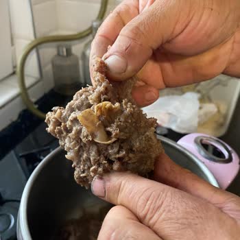 Kavurma Ürününde Yabancı Madde Sorunu ve İade Talebi