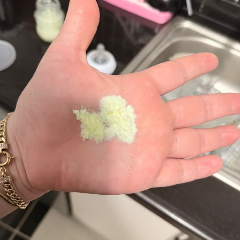 Aldığım Mama Farklı Renkte Çıktı Ve Bebeklerimde Huzursuzluk Yaptı