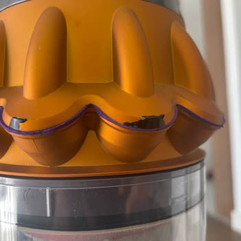 Dyson V15 Süpürge Başlık Soyulması Ve Garanti Kapsamında Destek Eksikliği