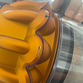 Dyson V15 Süpürge Başlık Soyulması Ve Garanti Kapsamında Destek Eksikliği