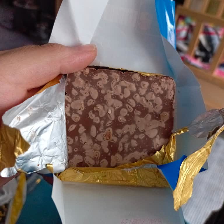 Aldığım Çikolatada Son Kullanma Tarihine Rağmen Renk Değişimiyle Karşılaştım