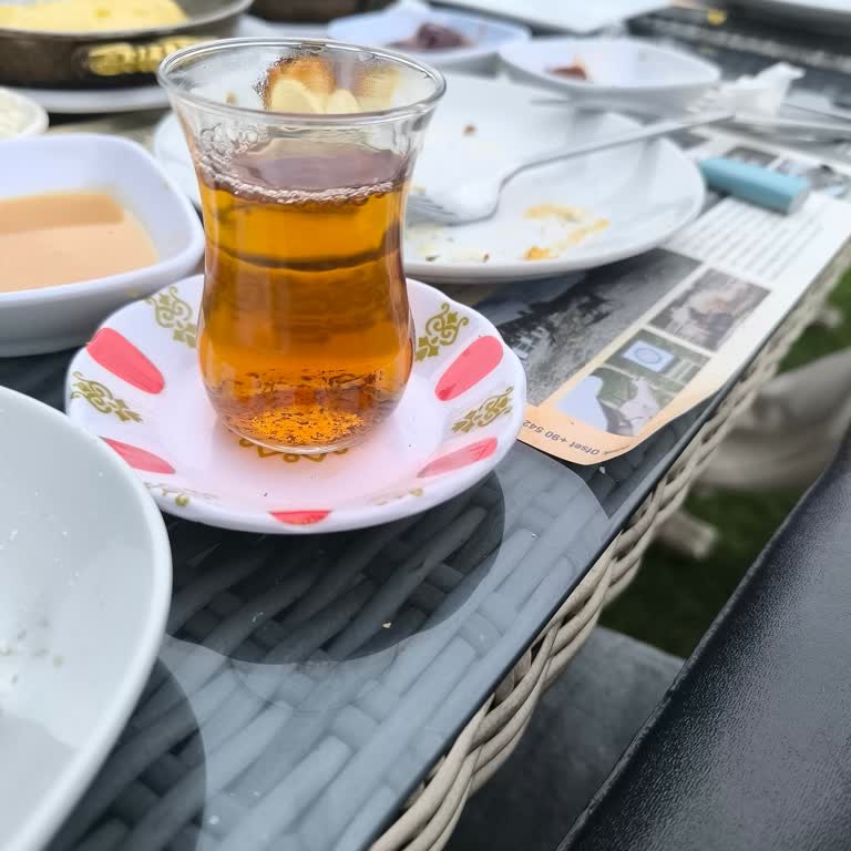 Afyonkarahisar Şubesinde Eksik Ve Kalitesiz Kahvaltı Deneyimi, İlgisiz Personel