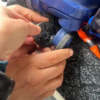 Bagaj Tesliminde Bavulumun Tekerleği Kırıldı Çözüm Sunulmadı