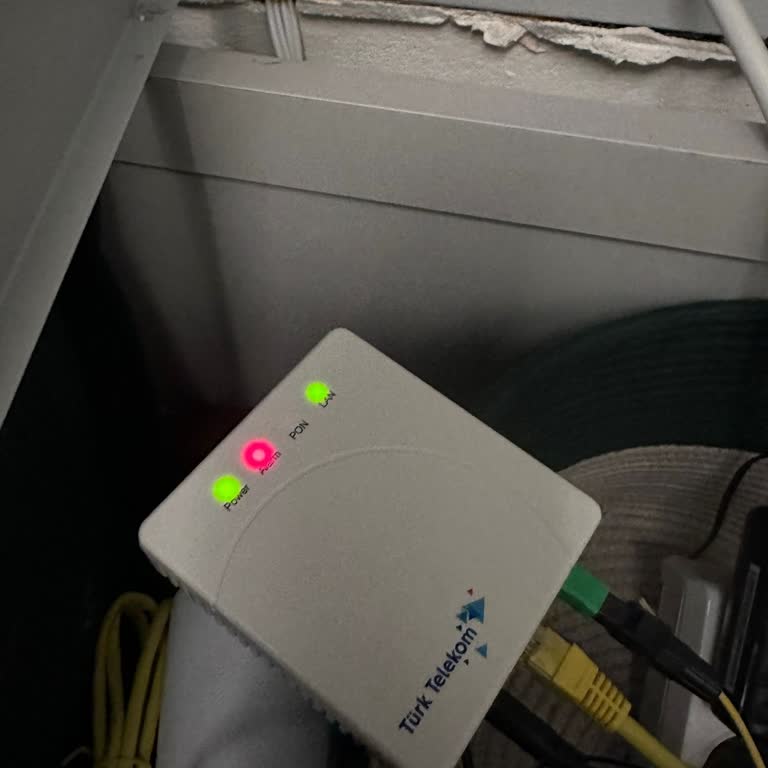 Evden Çalışırken Günlerdir Çözülemeyen İnternet Kesintisi Mağduriyeti