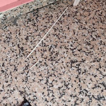 Altyapı Çalışması Sonrası Apartman Girişine Çöp Bırakılması Rahatsız Ediyor