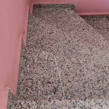 Altyapı Çalışması Sonrası Apartman Girişine Çöp Bırakılması Rahatsız Ediyor