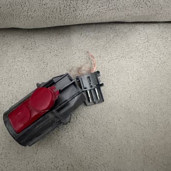 Dört Aydır Beklediğim Yedek Parça Gelmediği İçin Süpürgemi Kullanamıyorum