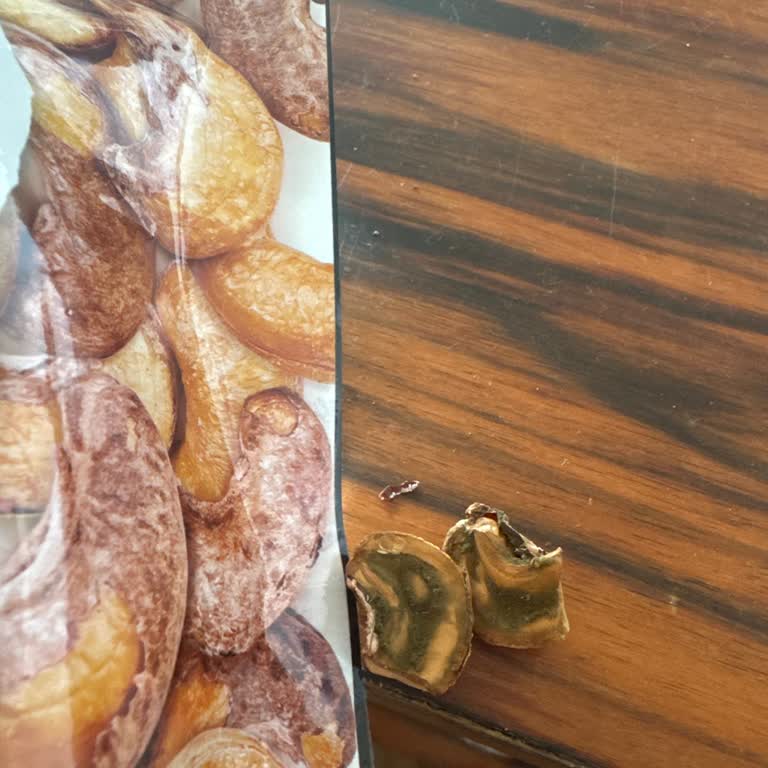 Taze Olması Gereken Kaju Küflü Çıktı, İade Talep Ediyorum