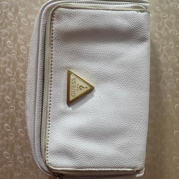 Kısa Sürede Yıpranan Guess Çanta Ve Yetersiz Mağaza Desteği